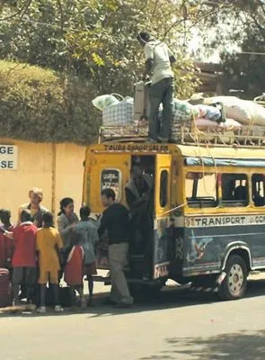 Adouna, la vie, le monde